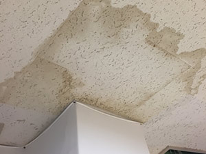 雨漏りの原因は?